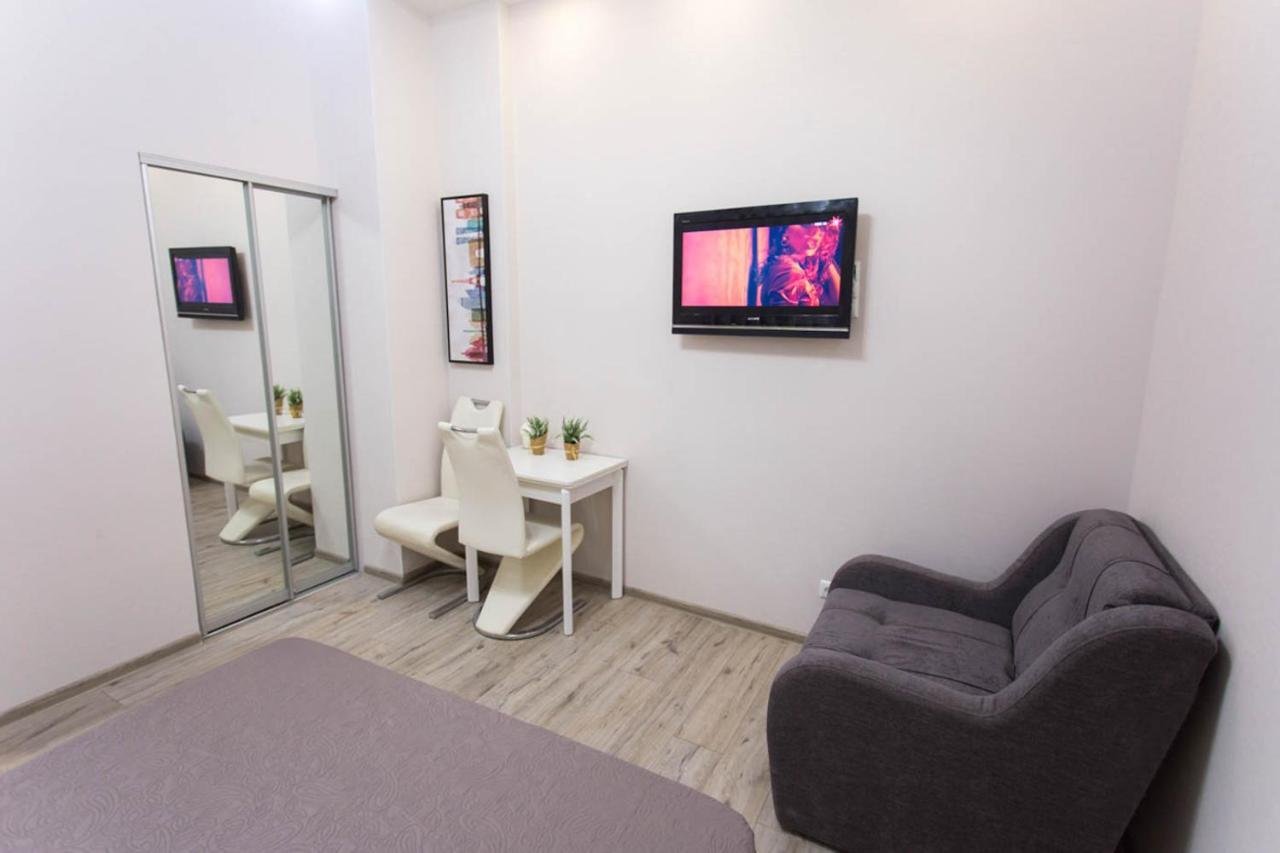 Modern Apartments In The Centre - Kuznechna Str. 26/4 Kharkiv Eksteriør bilde