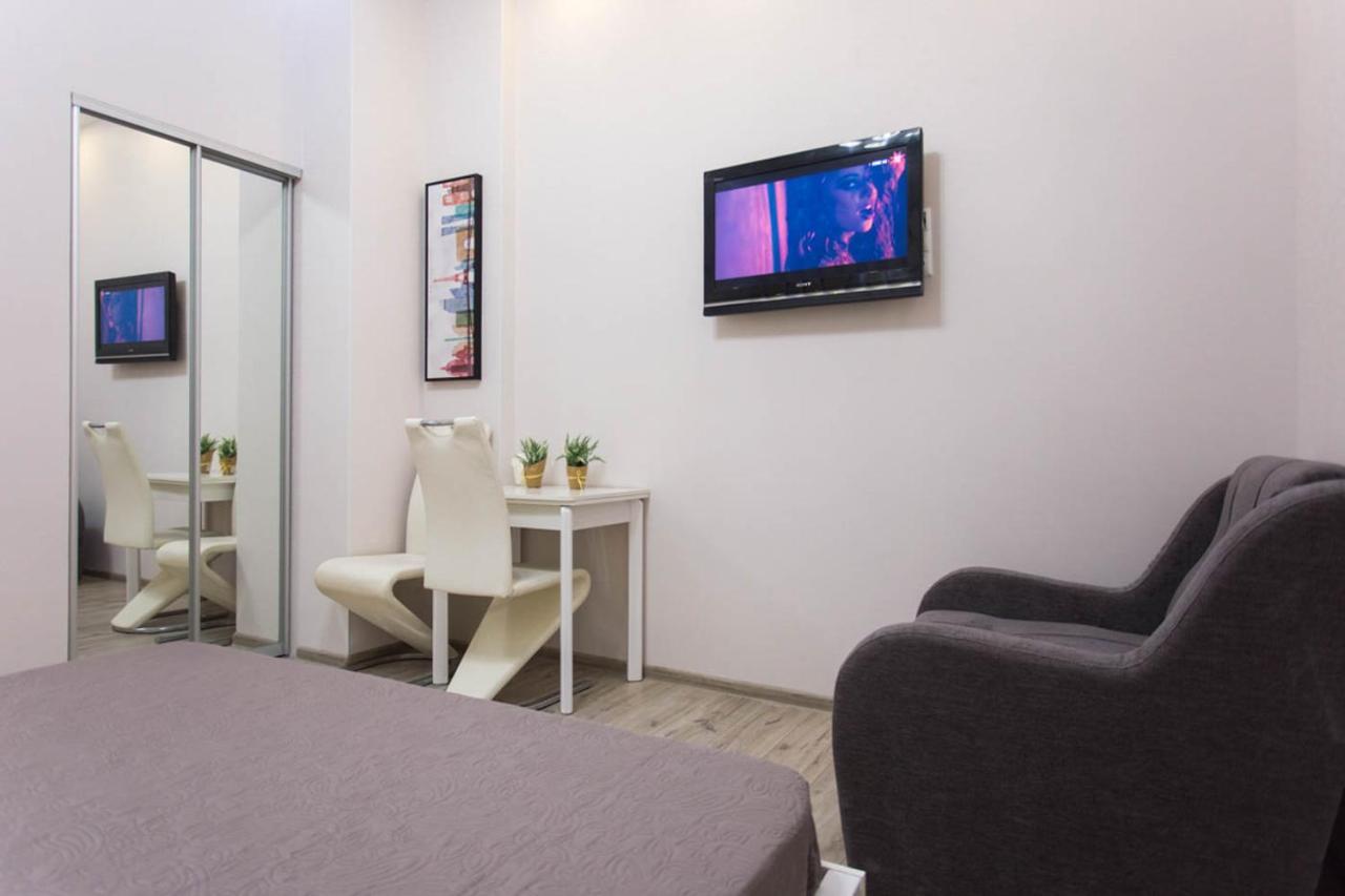 Modern Apartments In The Centre - Kuznechna Str. 26/4 Kharkiv Eksteriør bilde